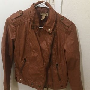 BROWN/TAN FAUX LEATHER JACKET